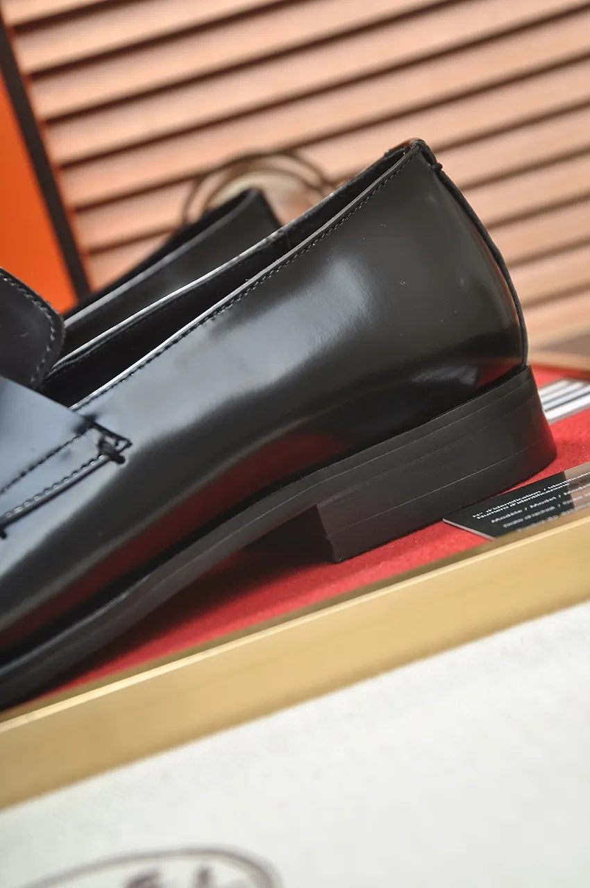 Men's shoes💰520💶[HERMES] (cowhide lining)🍀Italian top luxury🍀He does not pursue novel styles and gorgeous colors, but attracts the favor of successful men with his flawless, elegant and classic style. Formal leather shoes This very comfortable, simple and stable style allows you to easily match any style! The pattern is absolutely 1:1 refined from the original case, and we strive for excellence in materials, imported cowhide + cowhide lining💪💪💪extraordinary texture👍! .Code number: 38-45 (45 customized)